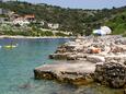 Der Strand  im Ort Kanica, Rogoznica.