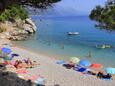 Der Strand  im Ort Marušići, Omiš.