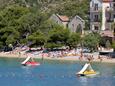 Der Strand Drvenik im Ort Drvenik Donja vala, Makarska.