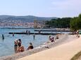 La plage  en ville Vodice, Vodice.