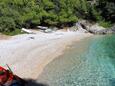 Der Strand Bratinja im Ort Bratinja Luka, Korčula.