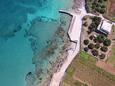 La plage  en ville Lumbarda, Korčula.