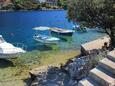 La plage  en ville Brna, Korčula.