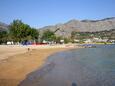 Der Strand  im Ort Omiš, Omiš.