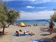 Der Strand  im Ort Omiš, Omiš.