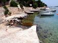 Nächster Strand Der Strand im Ort Basina, Hvar.