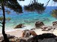 Der Strand  im Ort Ivan Dolac, Hvar.