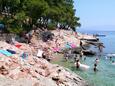 La plage Fontana en ville Jelsa, Hvar.