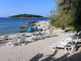 Der Strand Beach Rtic im Ort Zečevo Rtić, Rogoznica.