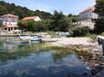 Der Strand  im Ort Pomena, Mljet.