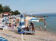 La plage Omorika en ville Dramalj, Crikvenica.