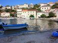 La plage  en ville Povlja, Brač.