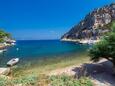 Der Strand Velika Stiniva im Ort Vela Stiniva, Hvar.