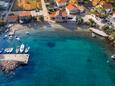 La plage Velika Stiniva en ville Vela Stiniva, Hvar.