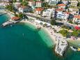 La plage Dugi Rat en ville Dugi Rat, Omiš.