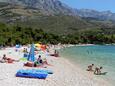 La plage Promajna en ville Promajna, Makarska.