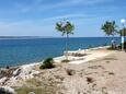 Der Strand  im Ort Starigrad, Paklenica.