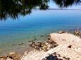 Der Strand  im Ort Starigrad, Paklenica.