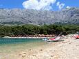 Der Strand Biloševac im Ort Makarska, Makarska.