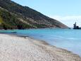 Der Strand Dražine im Ort Plomin Luka, Labin.