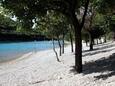 Der Strand Dražine im Ort Plomin Luka, Labin.