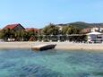 Der Strand Bristak im Ort Tribunj, Vodice.