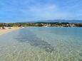 La plage Caska en ville Caska, Pag.