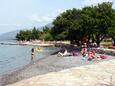 Der Strand  im Ort Starigrad, Paklenica.