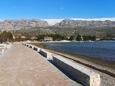 Der Strand  im Ort Starigrad, Paklenica.