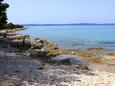 Der Strand  im Ort Guduće, Ugljan.