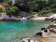 Der Strand  im Ort Basina, Hvar.