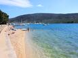 Der Strand Grabar im Ort Cres, Cres.