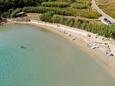 Najbližja plaža Plaža v mjestu Milna, Vis.