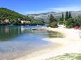 La plage  en ville Žrnovska Banja, Korčula.