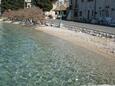 Der Strand  im Ort Račišće, Korčula.