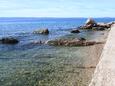 Der Strand  im Ort Stobreč, Split.