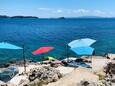 Der Strand  im Ort Prižba, Korčula.