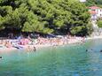 La plage Krilo en ville Krilo Jesenice, Omiš.