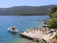 Der Strand  im Ort Poljica, Trogir.