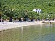 Najbližja plaža Plaža v mjestu Trpanj, Pelješac.
