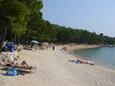 Der Strand Porat im Ort Drage, Biograd.