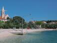 La plage Centar en ville Sumartin, Brač.