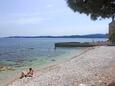 Der Strand  im Ort Orebić, Pelješac.