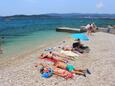 La plage  en ville Orebić, Pelješac.