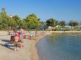 Der Strand Nazorova im Ort Orebić, Pelješac.