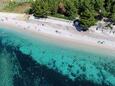 La plage Trstenica en ville Orebić, Pelješac.