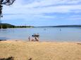 Der Strand Tratica im Ort Kraj, Pašman.