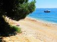 Der Strand  im Ort Ždrelac, Pašman.