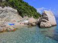 La plage  en ville Marušići, Omiš.