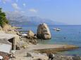 La plage  en ville Marušići, Omiš.